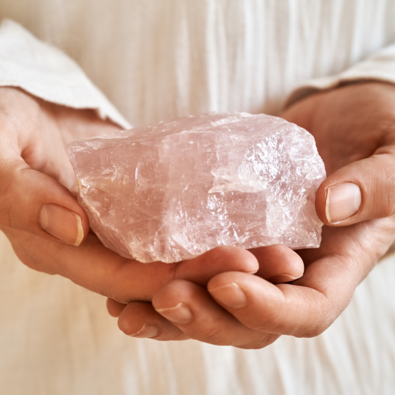 LE QUARTZ ROSE, la pierre du cœur.